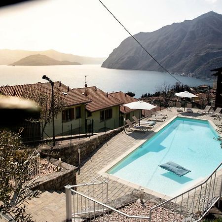 Hotel Miranda Riva di Solto Luaran gambar