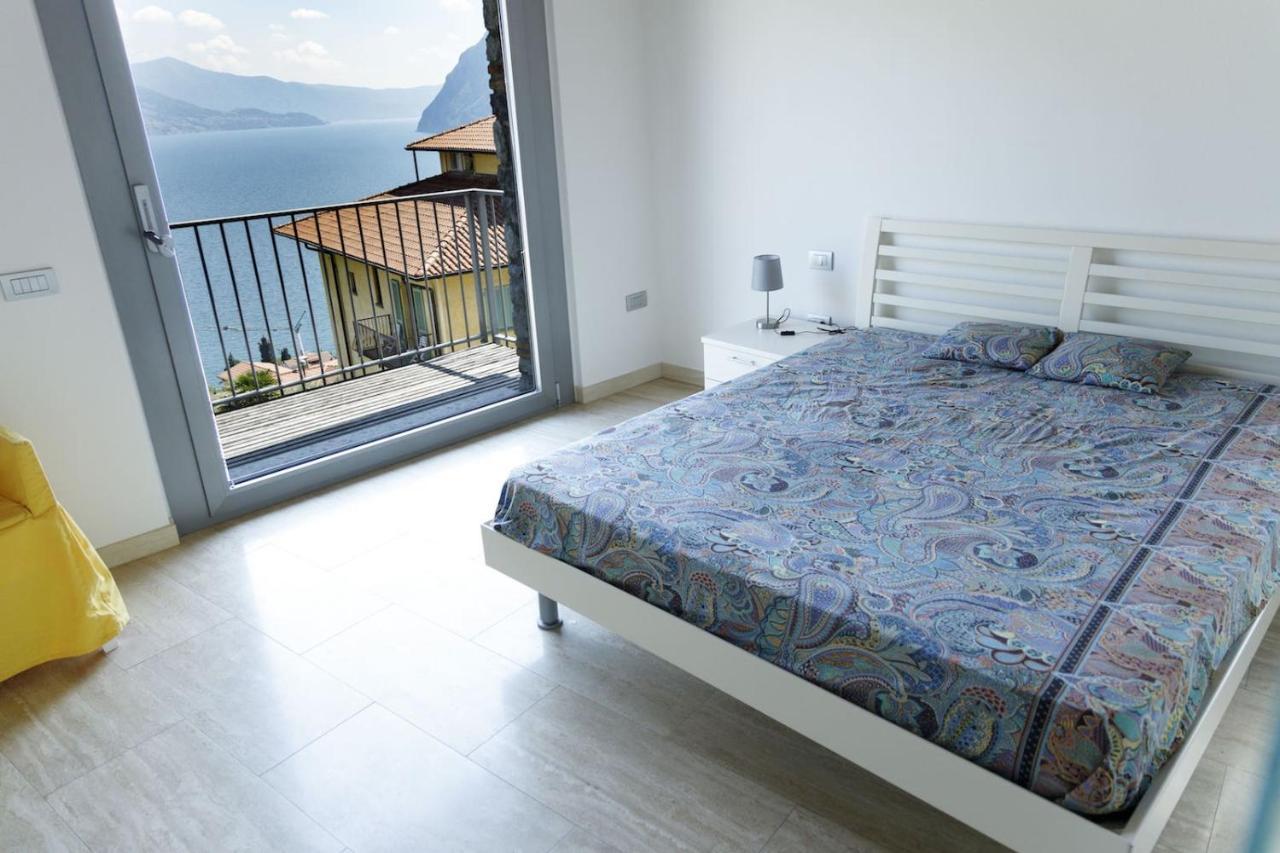 Hotel Miranda Riva di Solto Luaran gambar