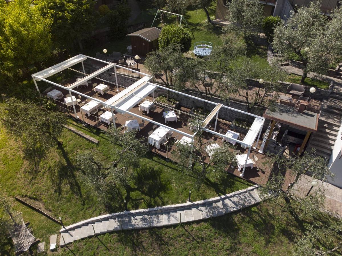 Hotel Miranda Riva di Solto Luaran gambar