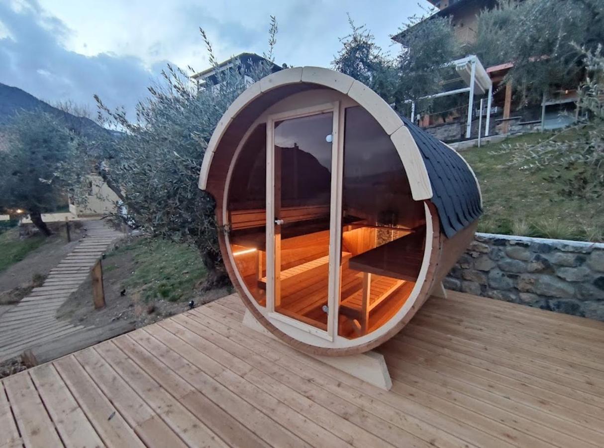Hotel Miranda Riva di Solto Luaran gambar