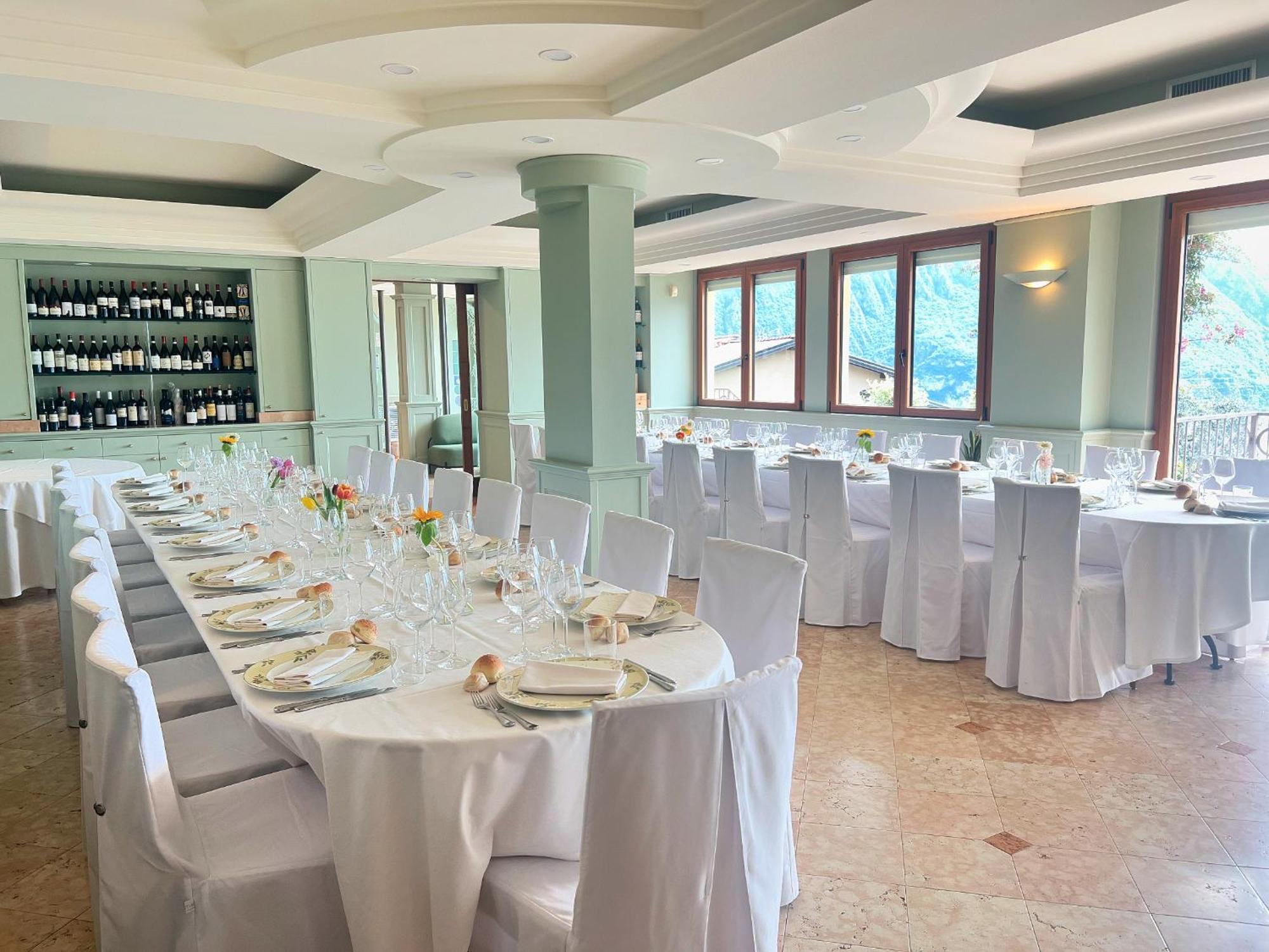 Hotel Miranda Riva di Solto Luaran gambar