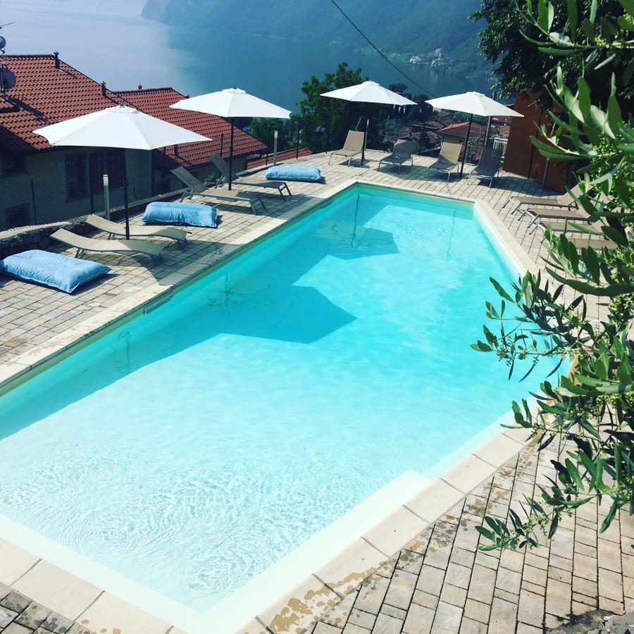 Hotel Miranda Riva di Solto Luaran gambar