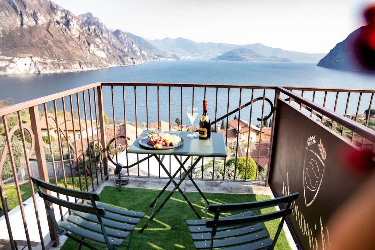 Hotel Miranda Riva di Solto Luaran gambar