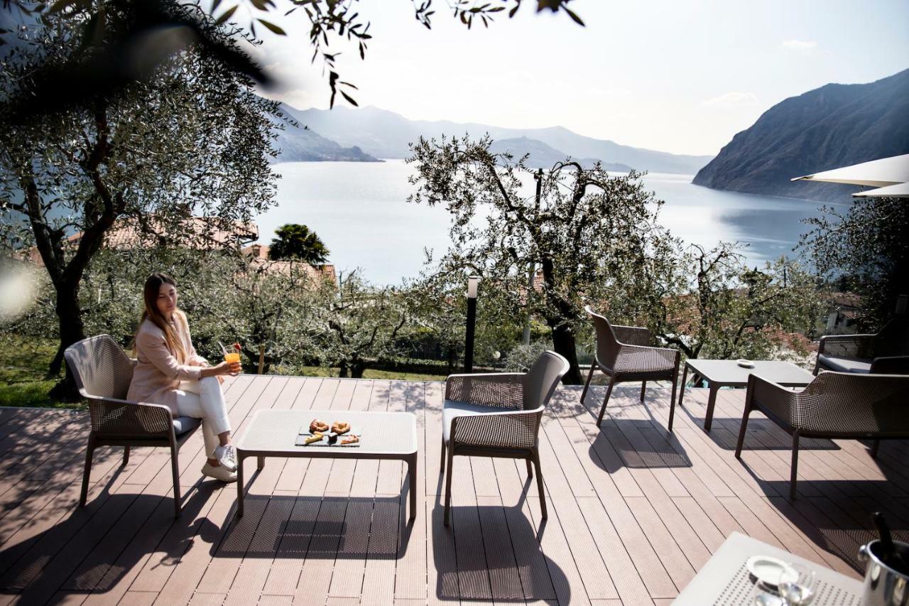 Hotel Miranda Riva di Solto Luaran gambar