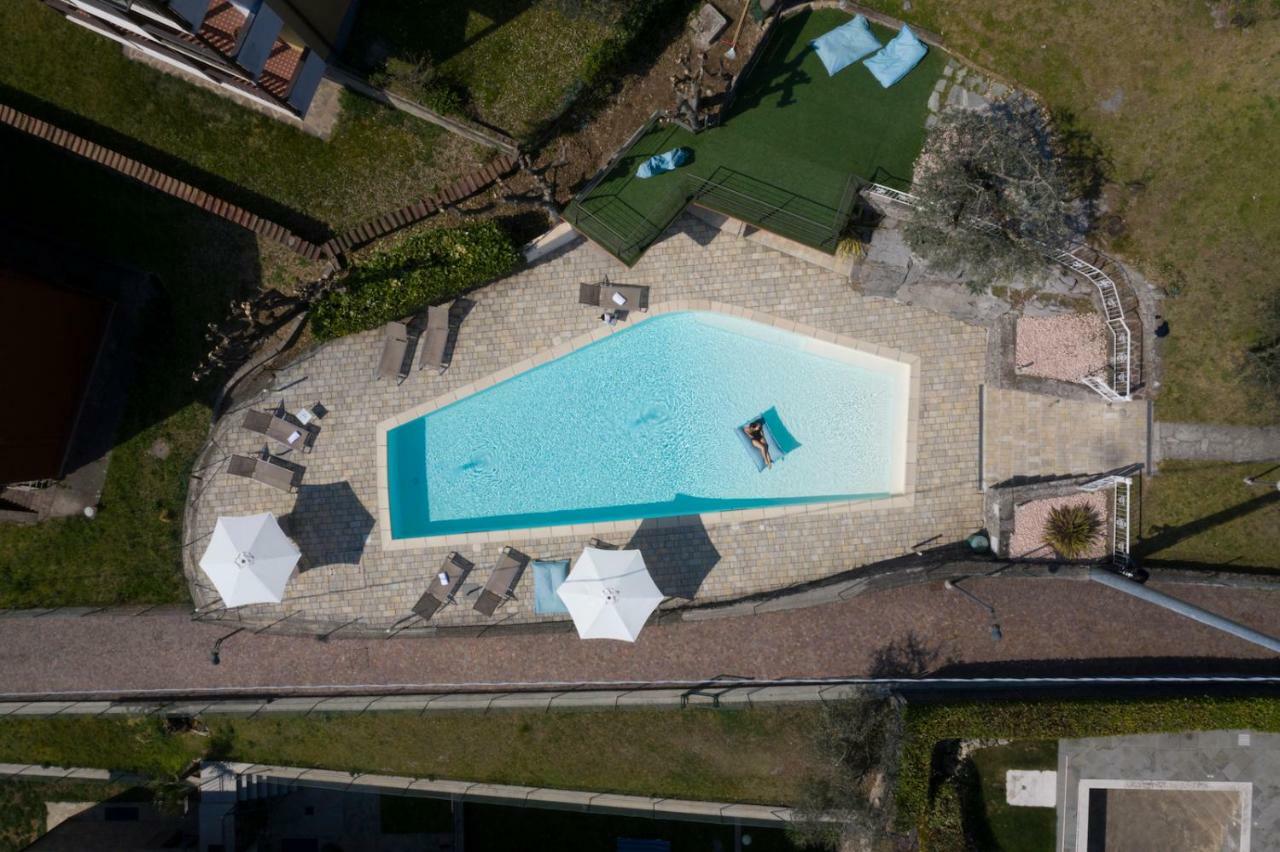 Hotel Miranda Riva di Solto Luaran gambar