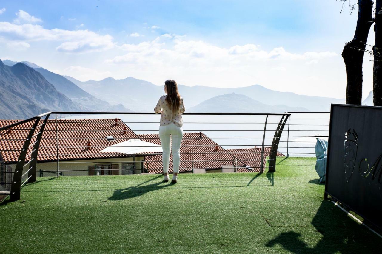 Hotel Miranda Riva di Solto Luaran gambar