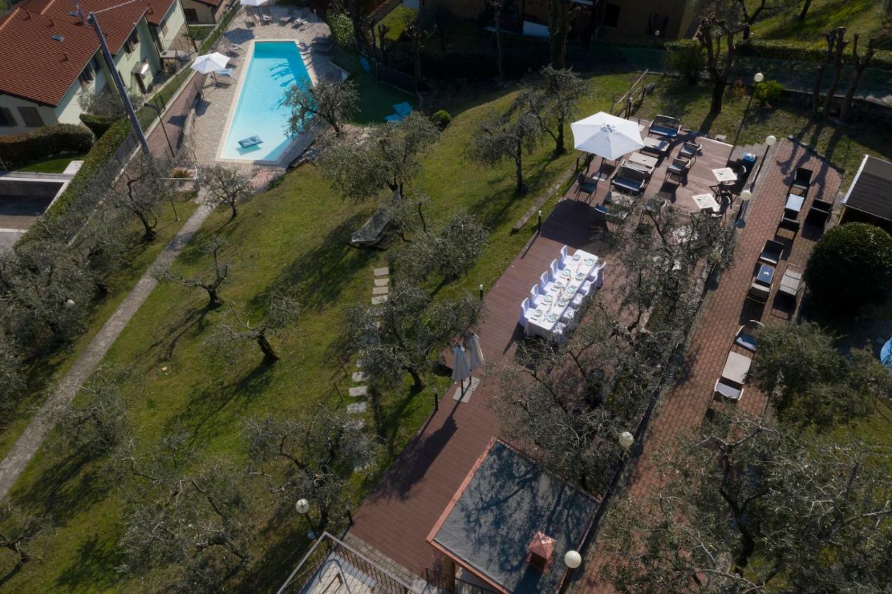 Hotel Miranda Riva di Solto Luaran gambar